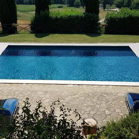 In Campagna Con Piscina A * Тоди