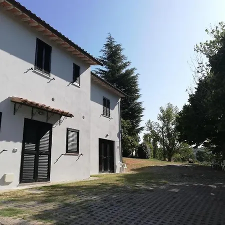 In Campagna Con Piscina A *